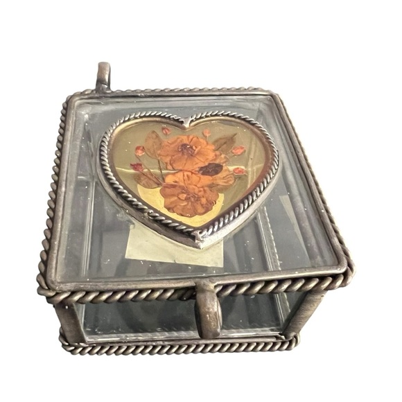 Other - VINTAGE GLASS TRINKET BOX JEWELRY BOX PRESSED FLOWERS METAL ROPE EDGES